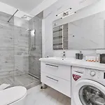Modern Kosciuszki With Free Garage By Renters Apartment *