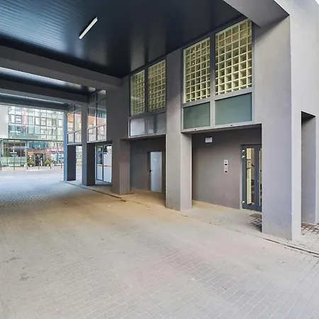 Modern Kosciuszki With Free Garage By Renters Apartment Breslau