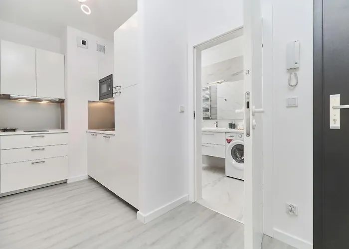 Modern Kosciuszki With Free Garage By Renters Breslau